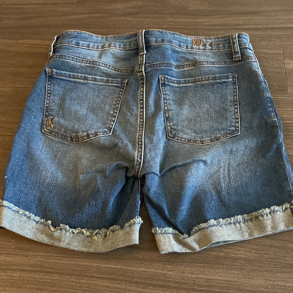 KUT from the Cloth “Katy” Boyfriend Denim Shorts - Picture 2 of 4